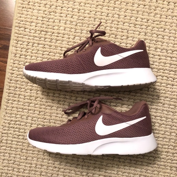 nike tanjun smokey mauve